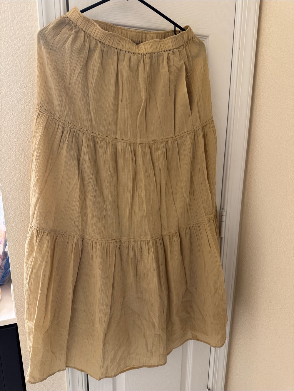 NWOT Uniqlo Women’s Tiered Cotton Skirt in Tan